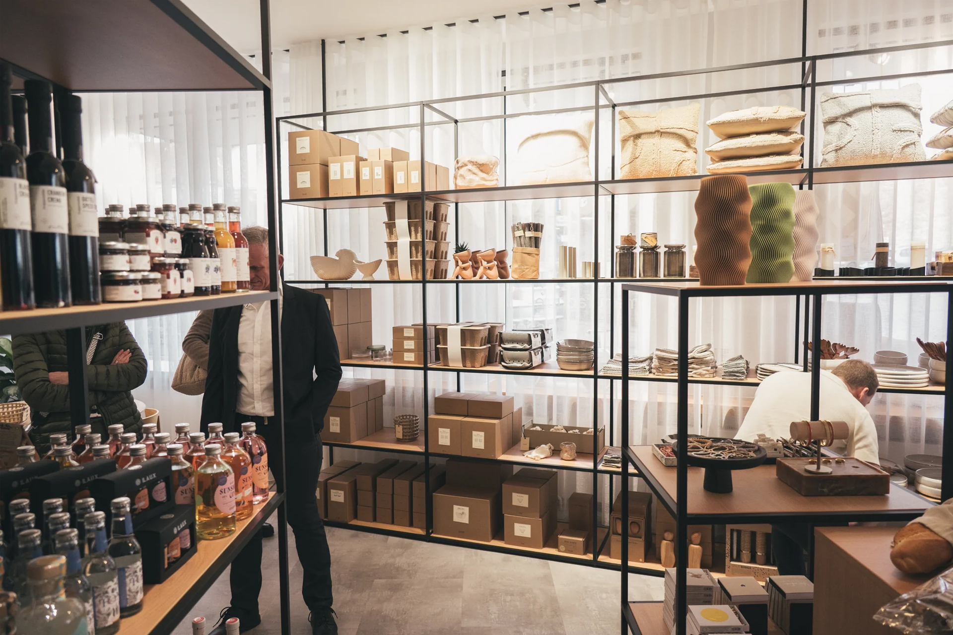 cale design Manufacture