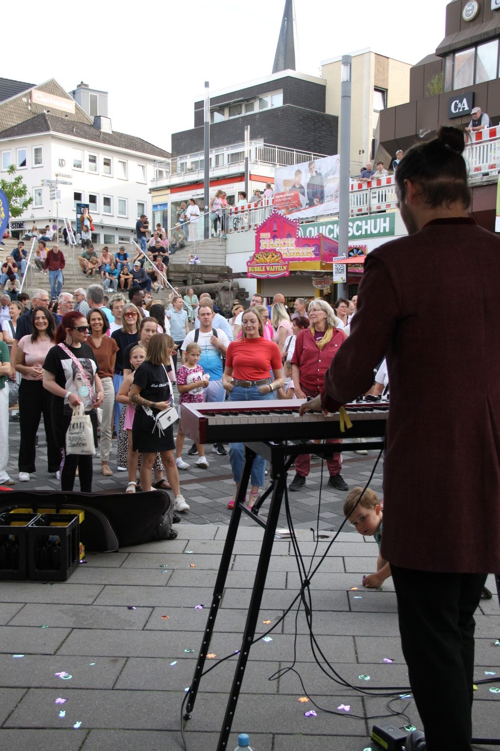 Festivalgruppe auf der Bühne