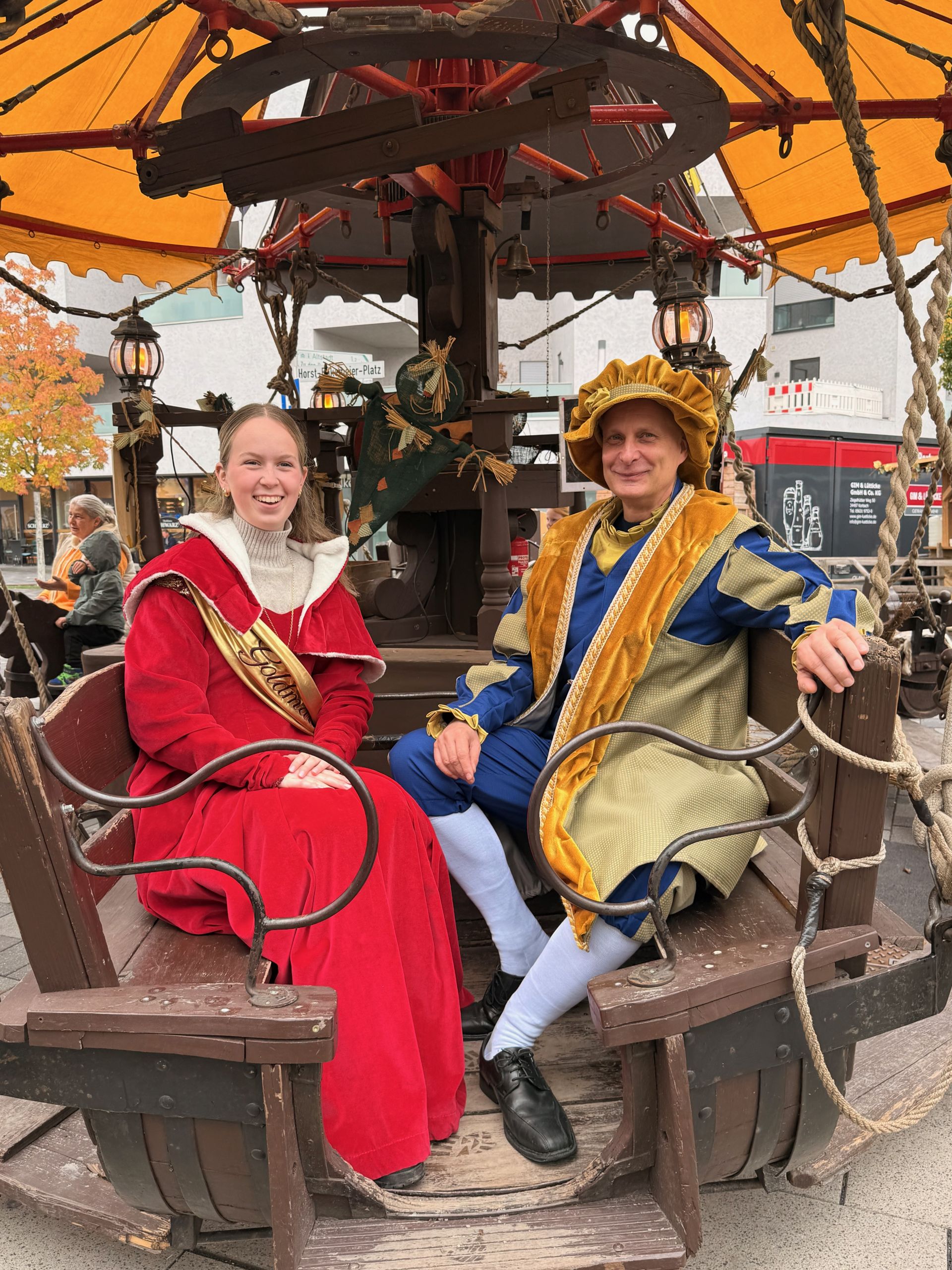 Historisches Karussell beim Mittelaltermarkt