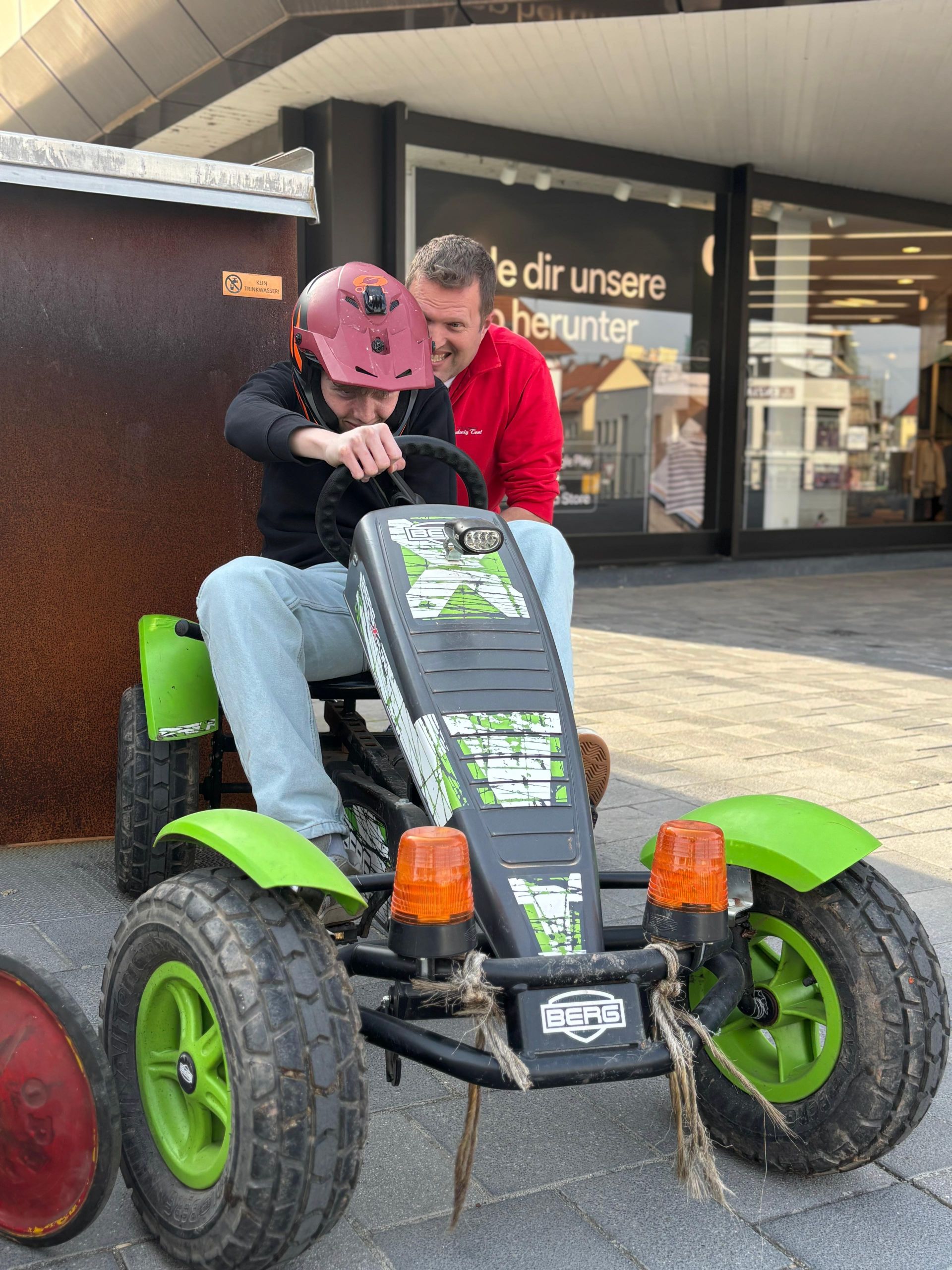 Go-Kart beim Seifenkistenrennen